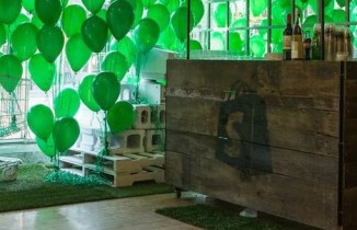 How Shopify is extending its e-commerce UX to brick-and-mortar retail stores How Shopify is extending its e-commerce UX to brick-and-mortar retail stores